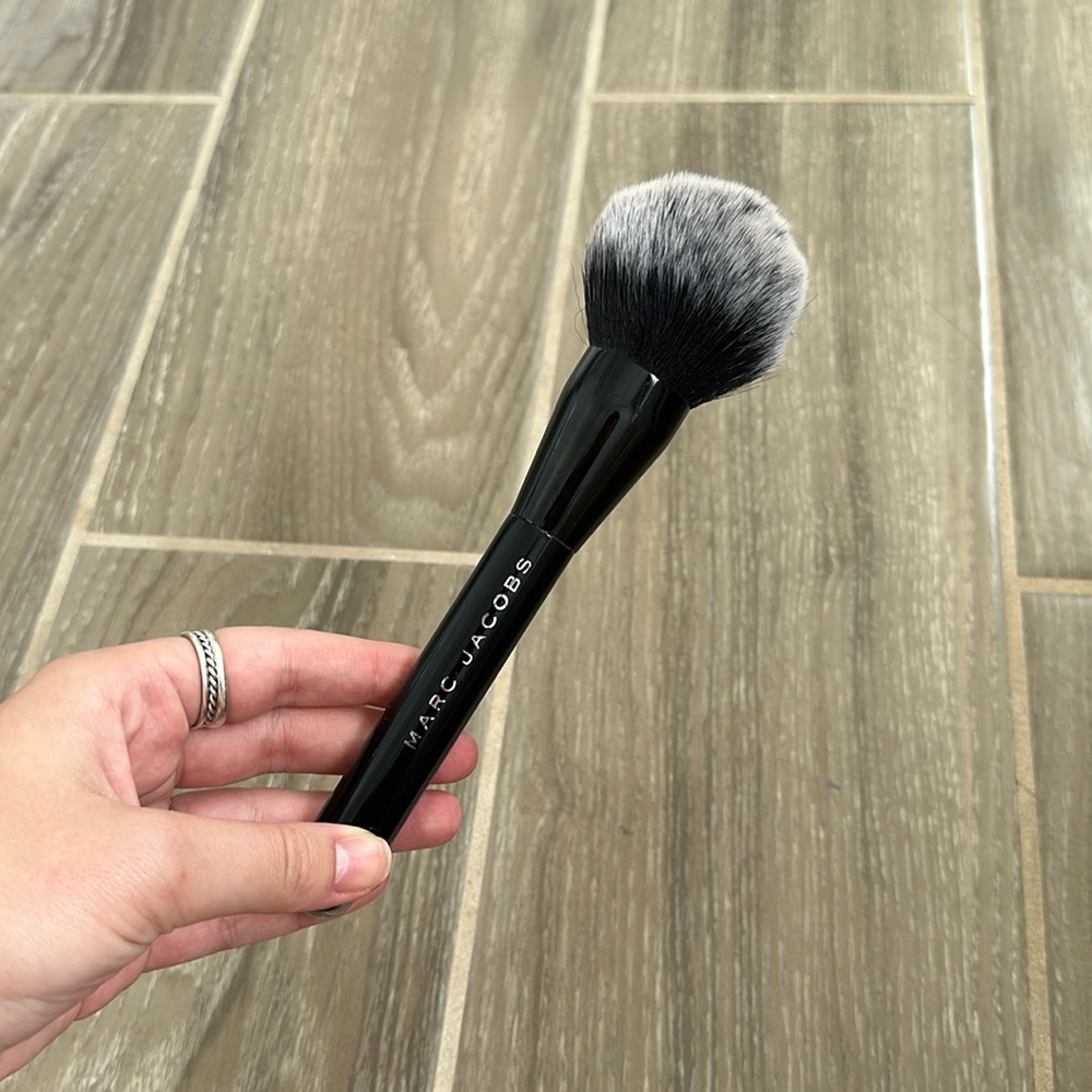 Marc Jacobs makeup brush